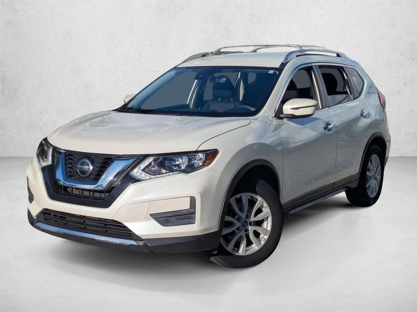 2019 Nissan Rogue SV — photo 1 of 17