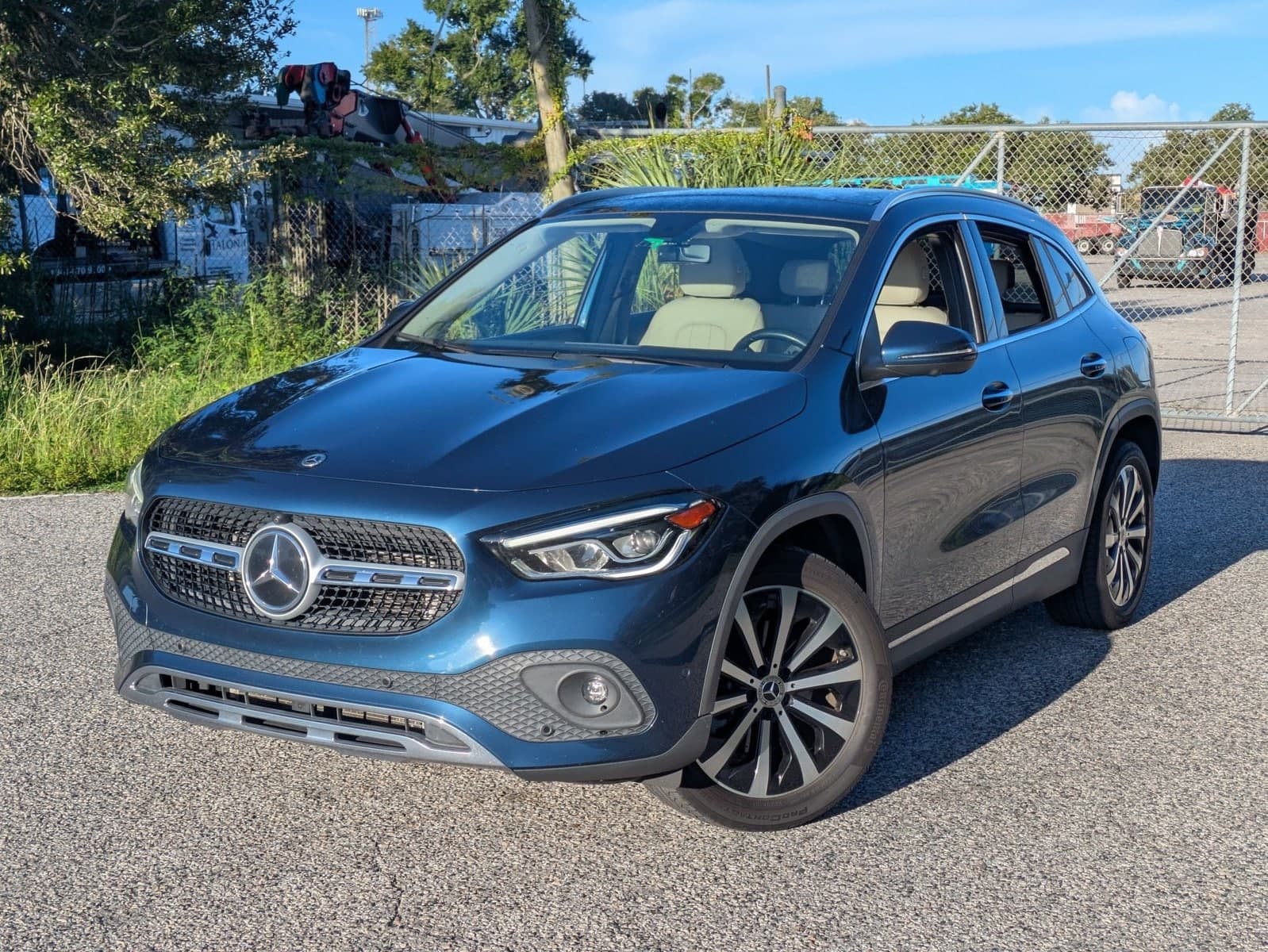 2021 Mercedes-Benz GLA Base — photo 1 of 15