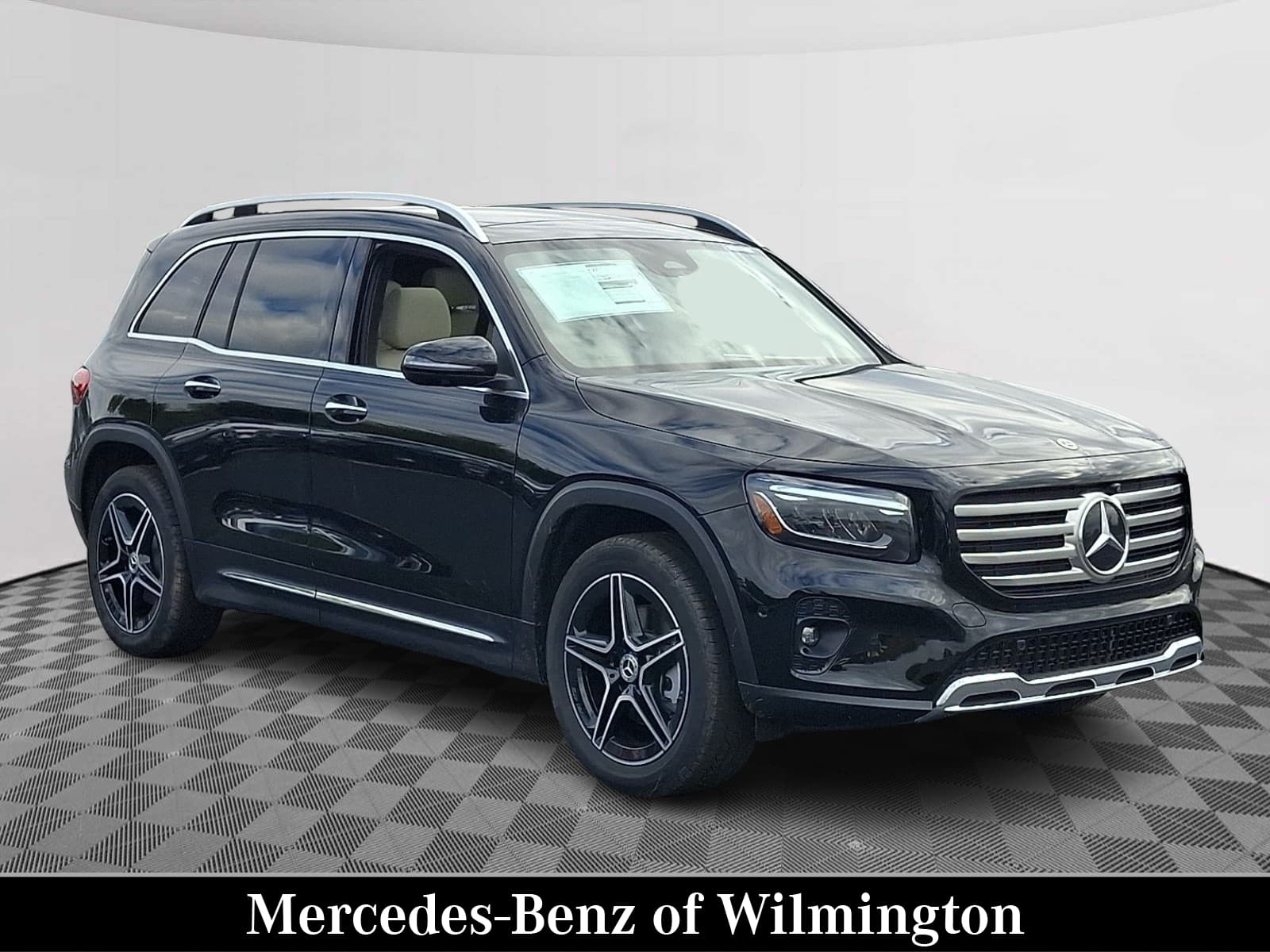 2026 Mercedes-Benz GLB Base — photo 1 of 21