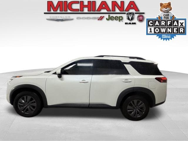 2024 Nissan Pathfinder SV — photo 1 of 31