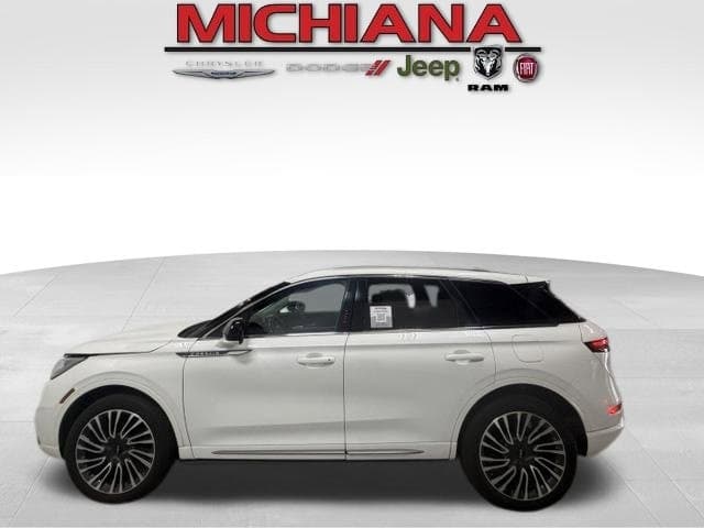 2021 Lincoln Corsair Standard — photo 1 of 30