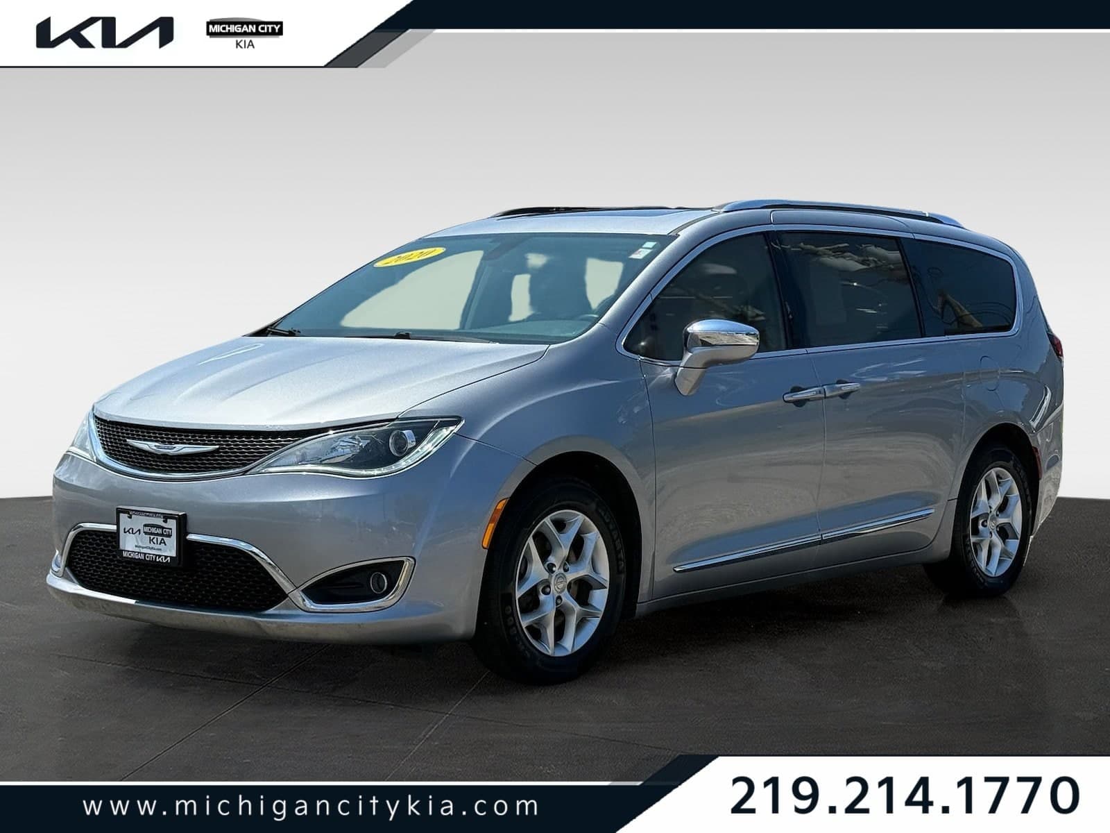 2020 Chrysler Pacifica Limited — photo 1 of 34