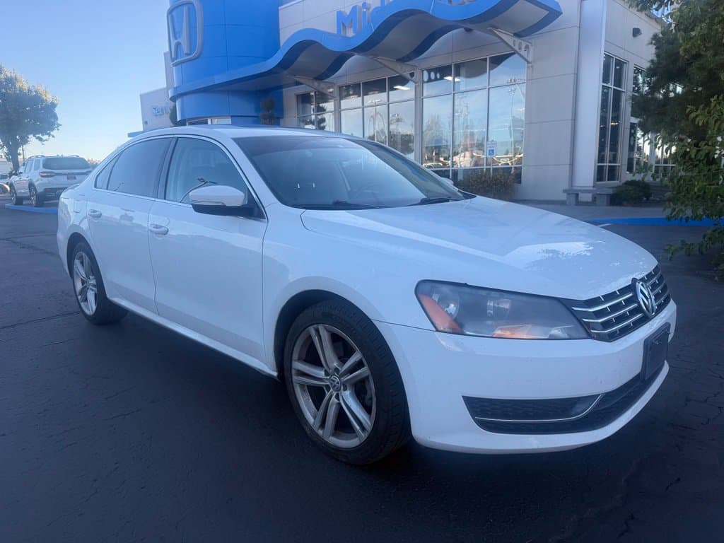 2015 Volkswagen Passat Base — photo 1 of 13