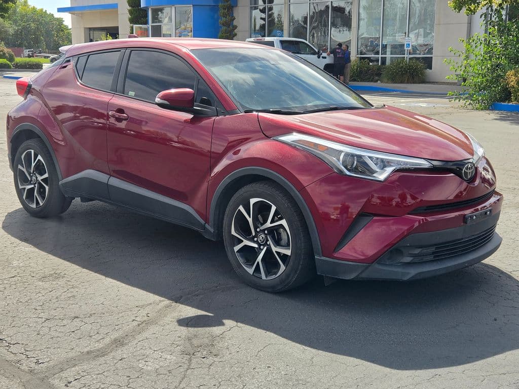 2019 Toyota C-HR Base — photo 1 of 4