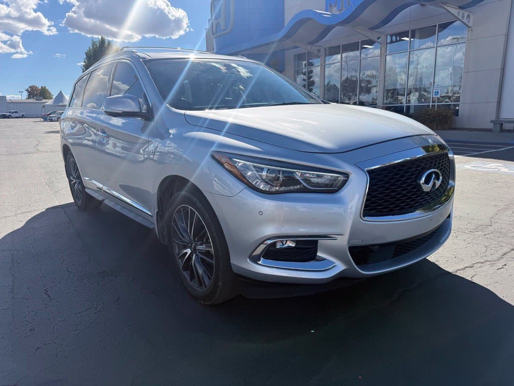 2018 INFINITI QX60 Base — photo 1 of 14