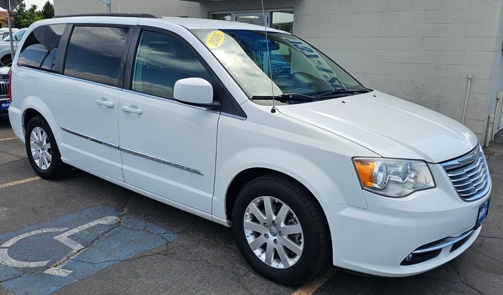 Foto de 2016 Chrysler Town & Country Touring