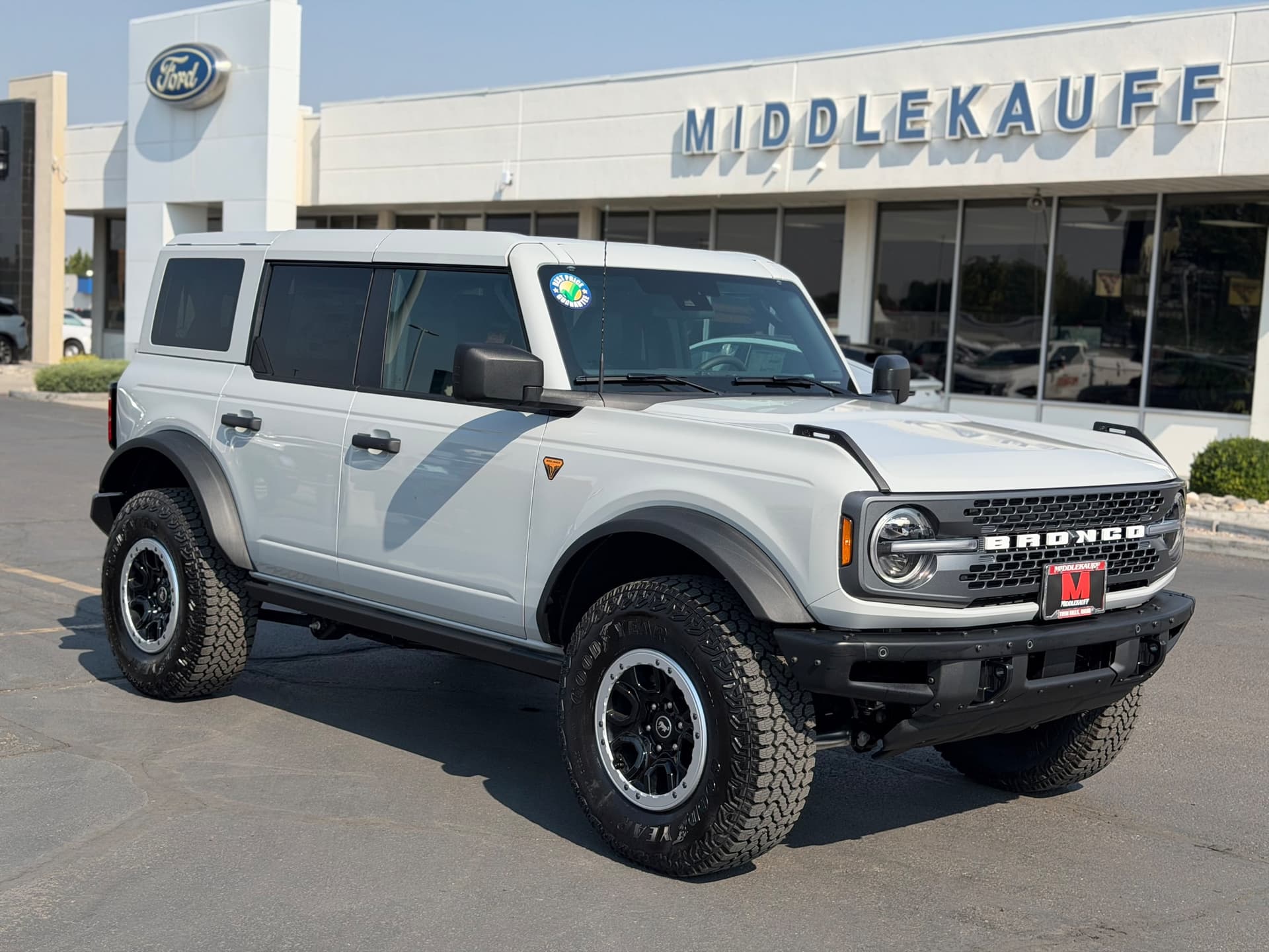2026 Ford Bronco Badlands — photo 1 of 42