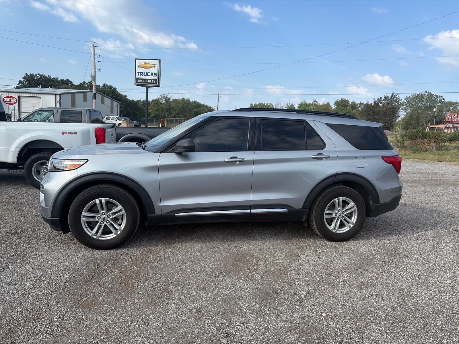 2022 Ford Explorer XLT — photo 1 of 8