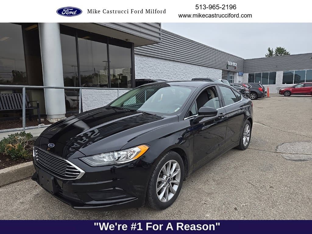 2017 Ford Fusion SE — photo 1 of 10