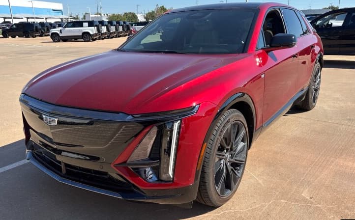 2024 Cadillac LYRIQ Sport — photo 1 of 3