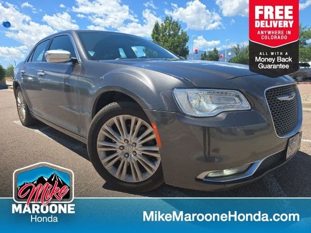 2016 Chrysler 300C C Platinum — photo 1 of 18