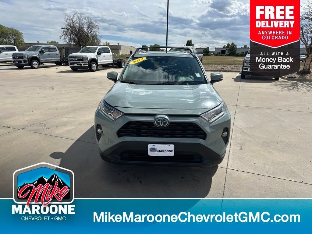 2019 Toyota RAV4 Hybrid XLE — photo 1 of 41