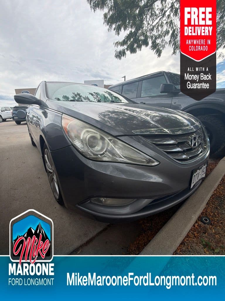 2013 Hyundai Sonata SE — photo 1 of 4