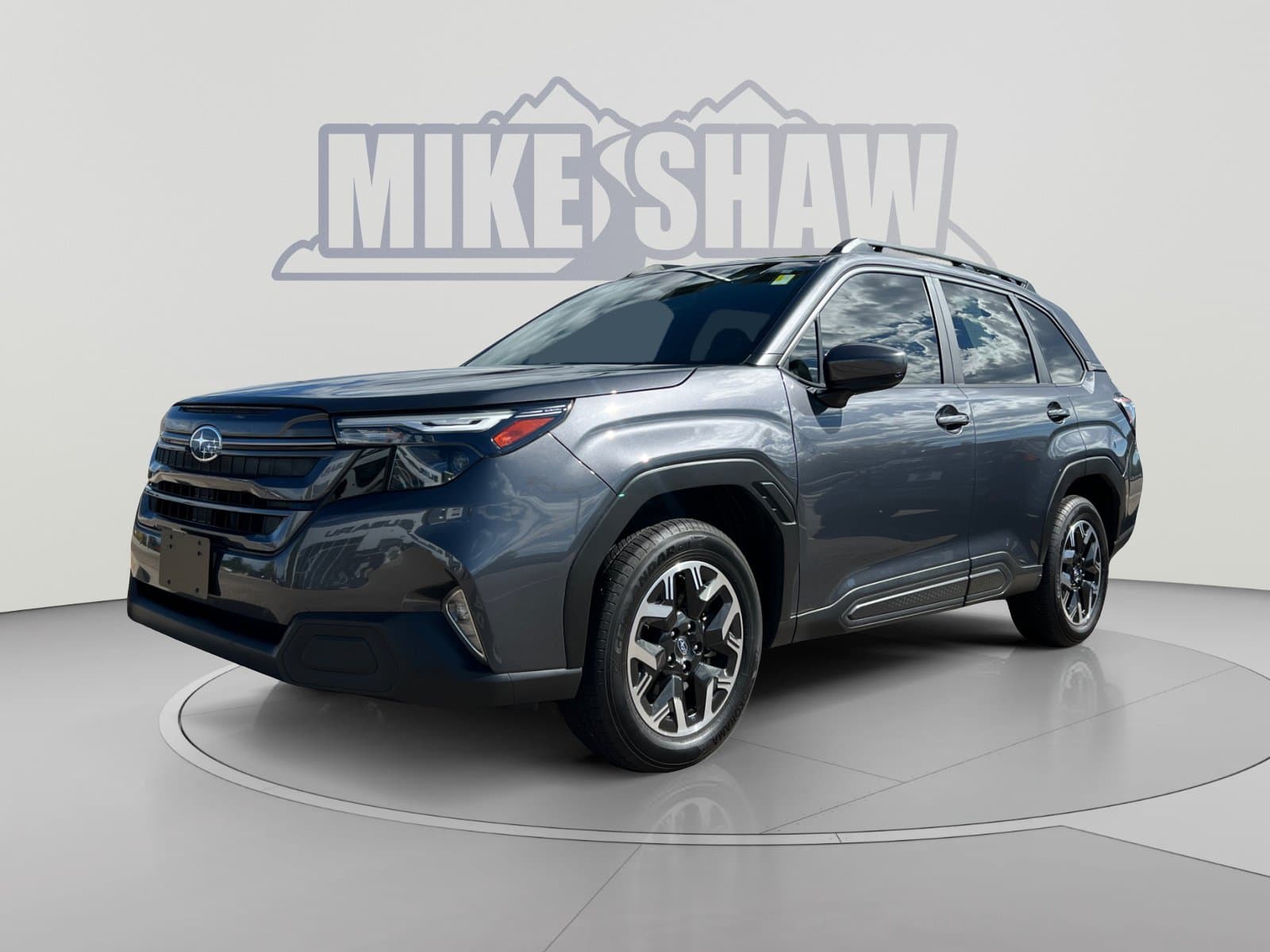 2025 Subaru Forester Premium — photo 1 of 33