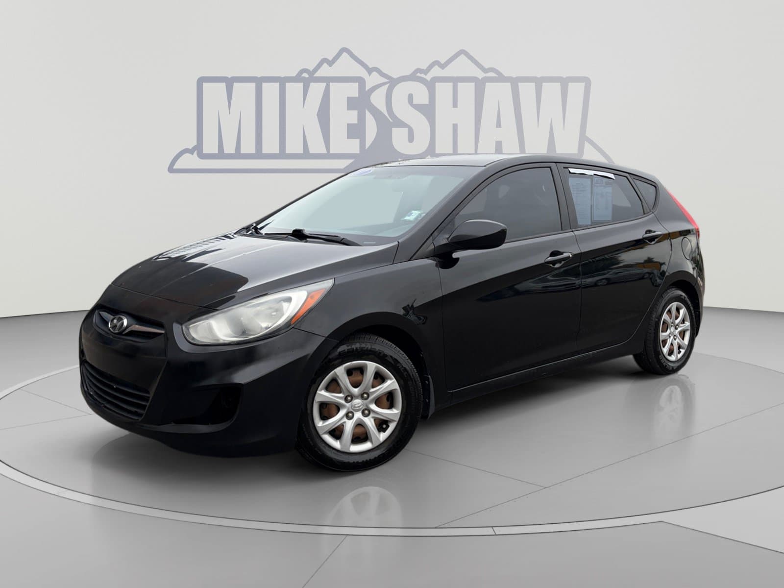 2012 Hyundai Accent GS — photo 1 of 31