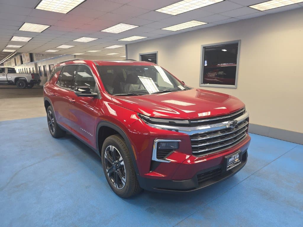2027 Chevrolet Traverse FWD LT — photo 1 of 38