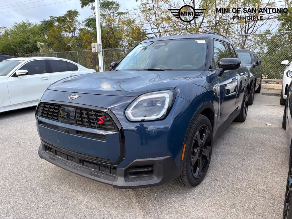 2026 Mini Countryman Base — photo 1 of 5