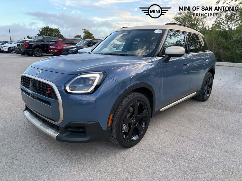 2026 Mini Countryman Base — photo 1 of 5