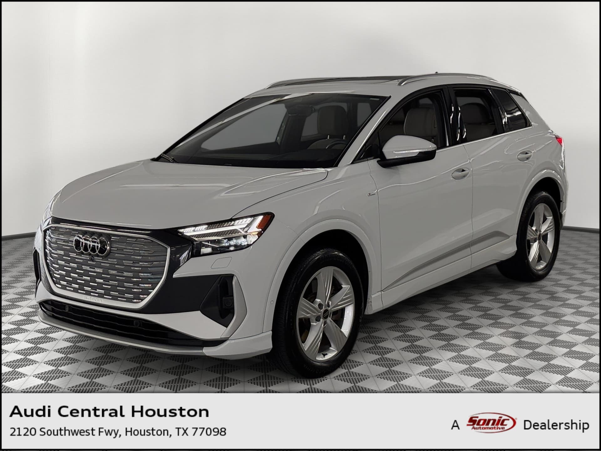 2024 Audi Q4 e-tron Prestige — photo 1 of 27