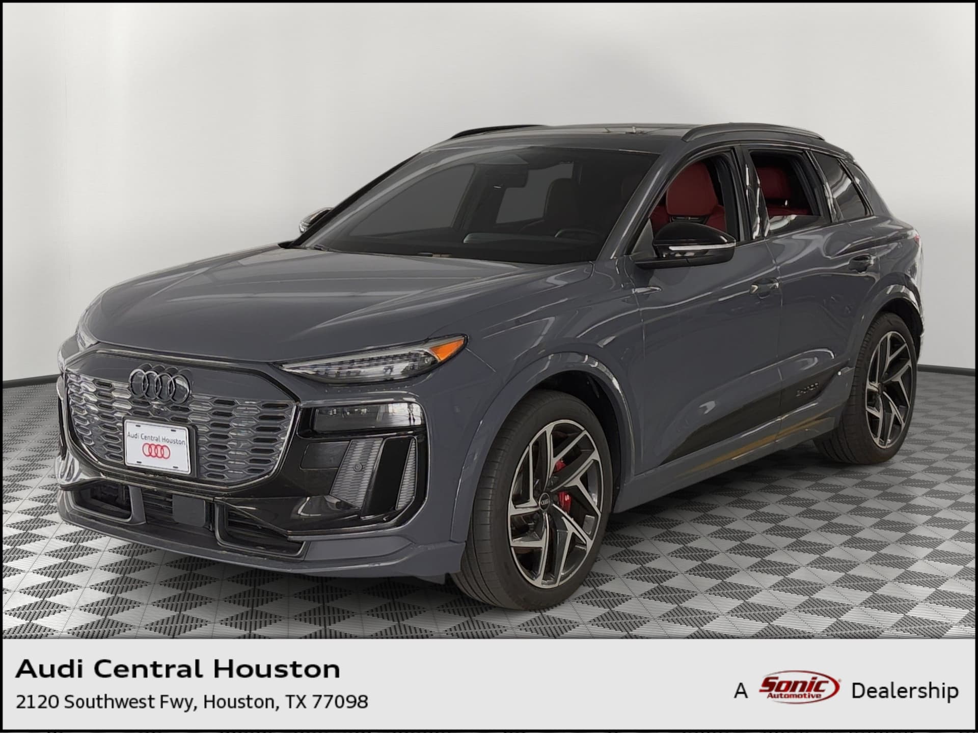 2025 Audi SQ6 e-tron Prestige — photo 1 of 27