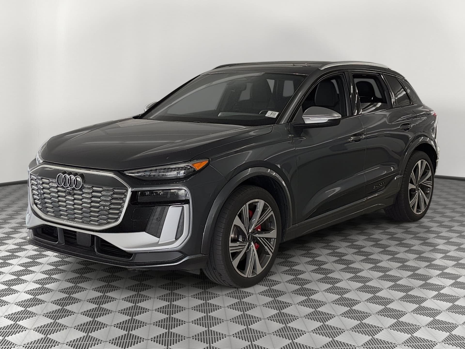 2025 Audi SQ6 e-tron Prestige — photo 1 of 27