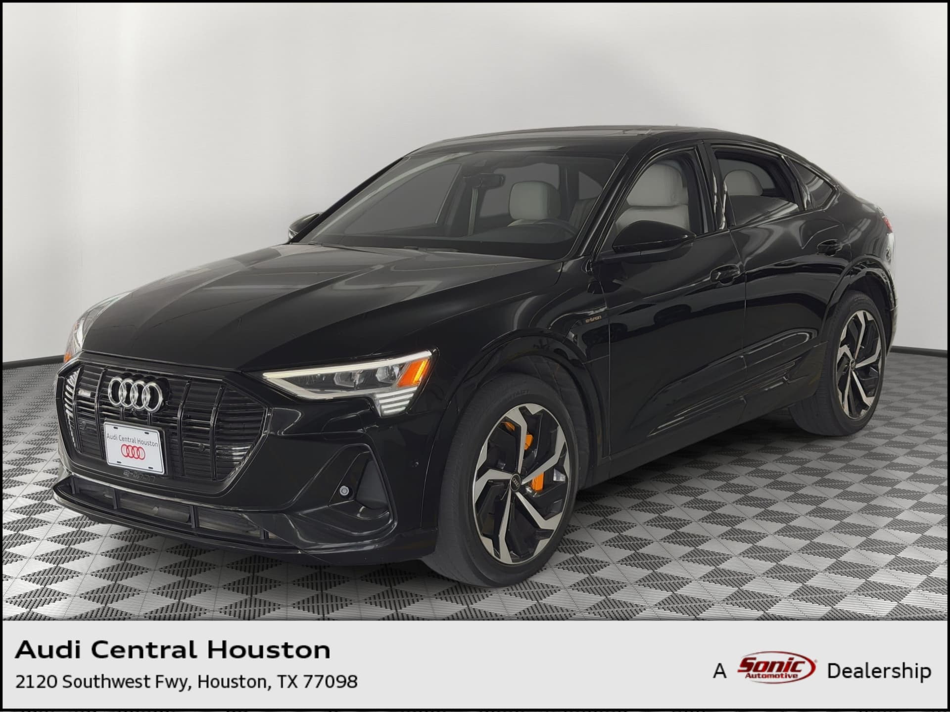 2023 Audi e-tron Sportback S line Premium Plus — photo 1 of 27