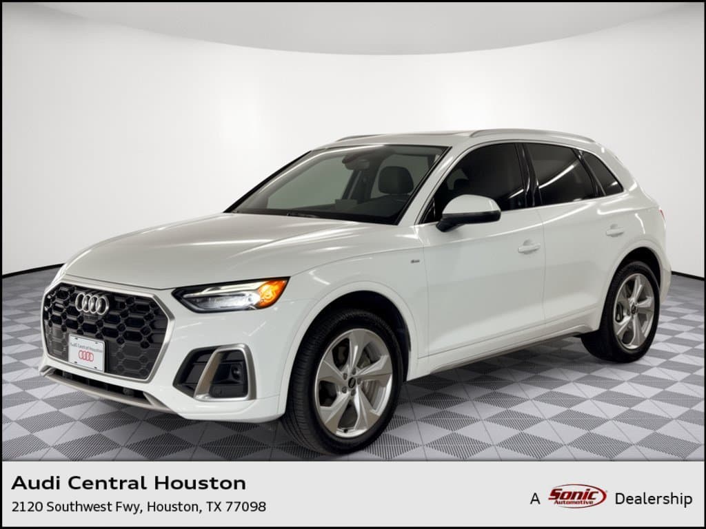 2022 Audi Q5 S line Premium Plus — photo 1 of 31