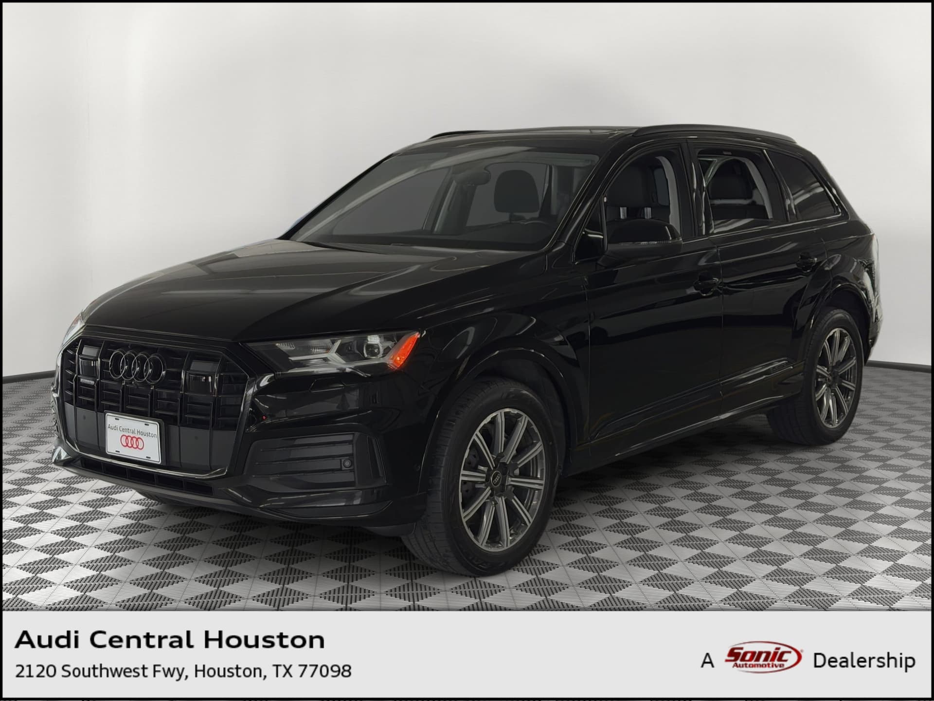 2023 Audi Q7 Premium Plus — photo 1 of 27