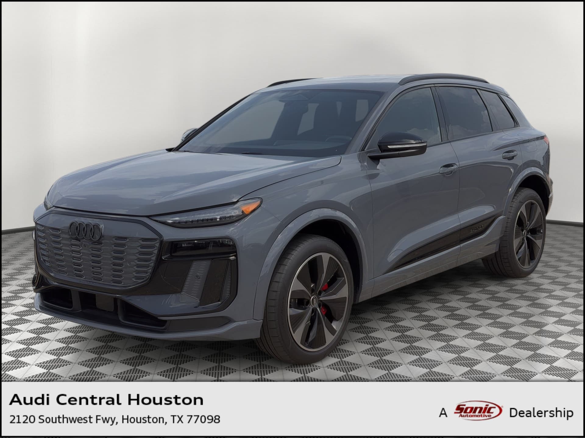 2025 Audi SQ6 e-tron Prestige — photo 1 of 27