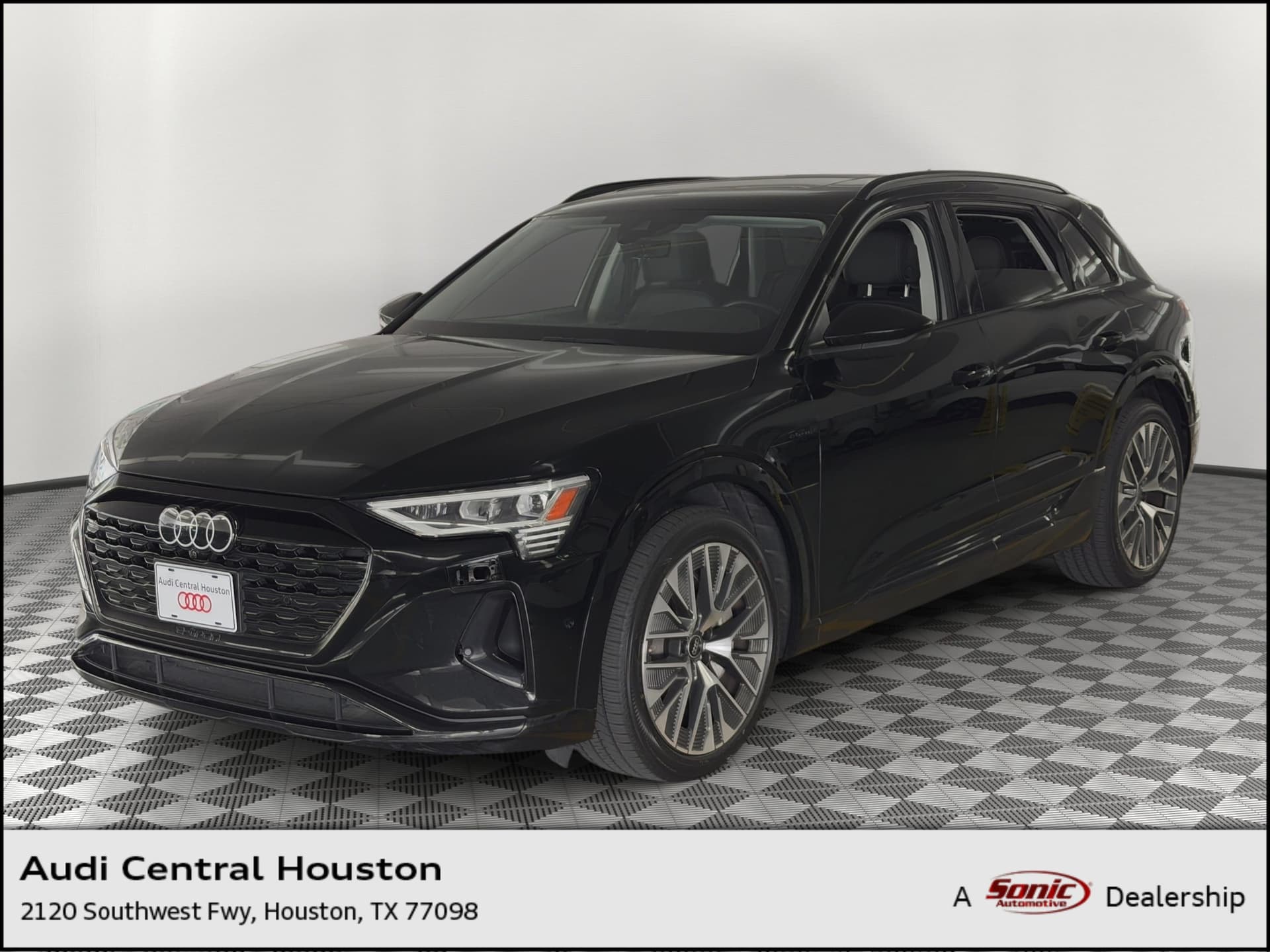 2024 Audi Q8 e-tron Premium Plus — photo 1 of 26