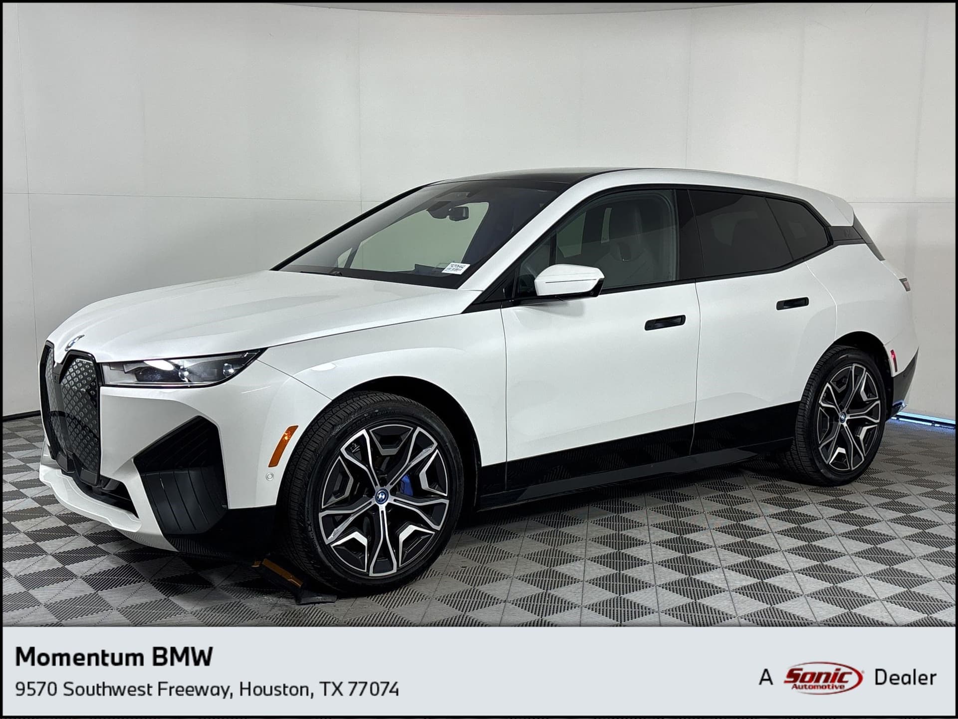 2024 BMW iX xDrive50 — photo 1 of 31