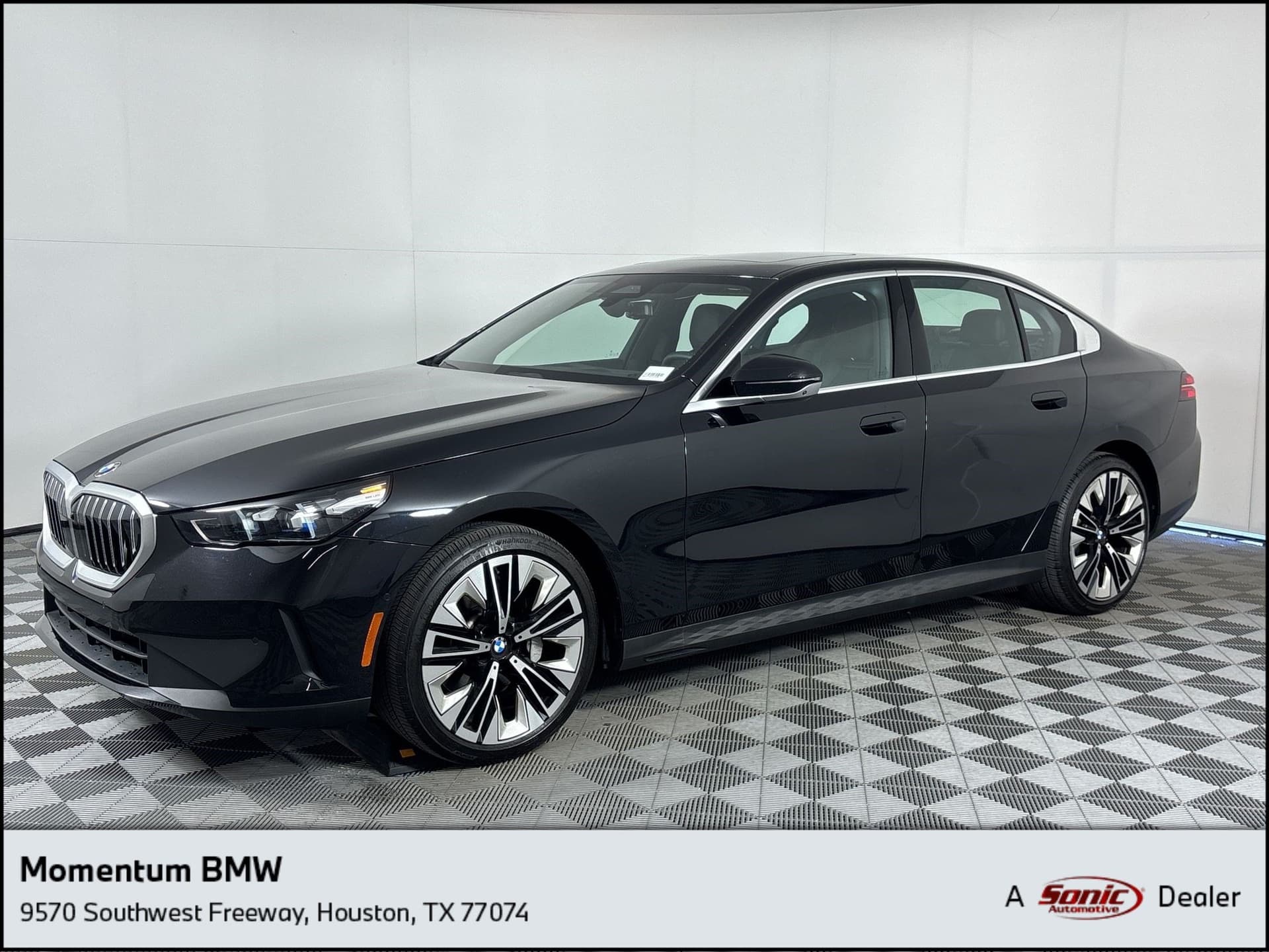 2026 BMW 530i Base — photo 1 of 31