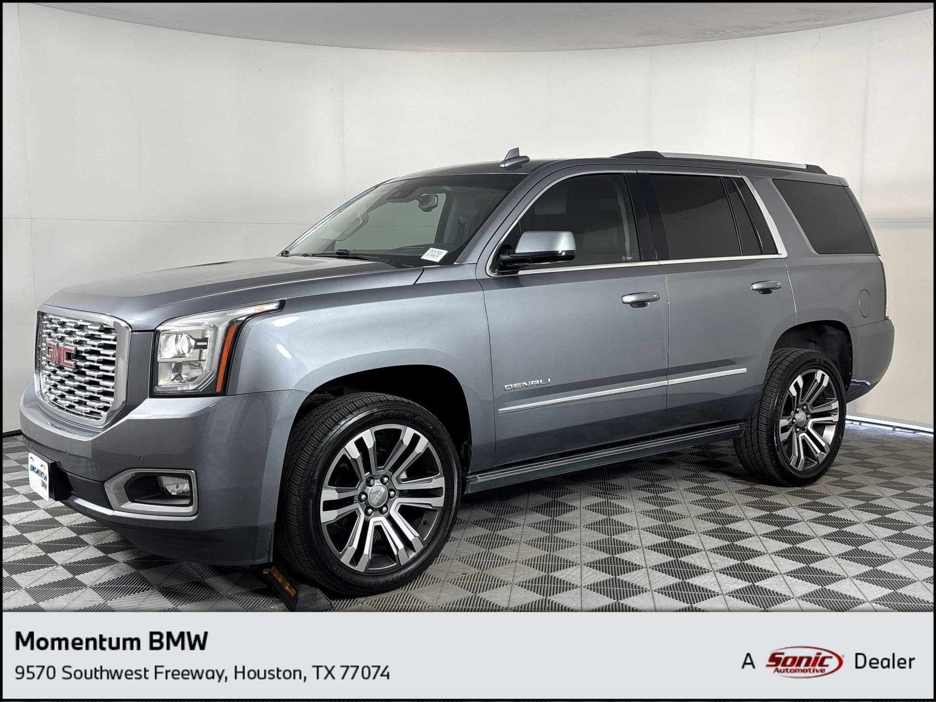 2018 GMC Yukon Denali — photo 1 of 32