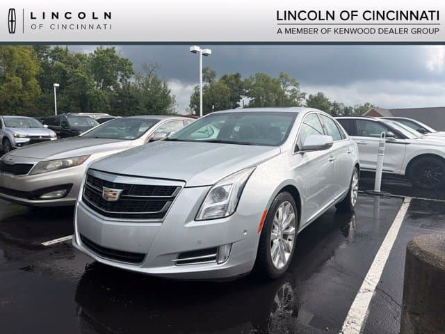 2016 Cadillac XTS Luxury Collection — photo 1 of 3
