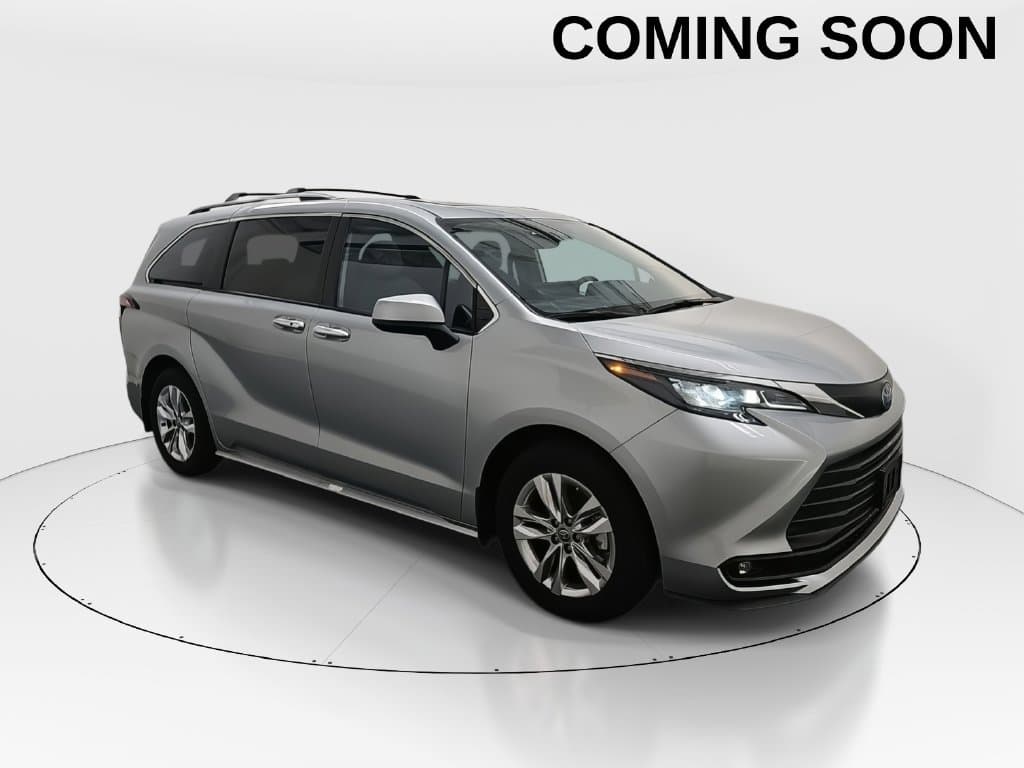 2025 Toyota Sienna XLE — photo 1 of 2