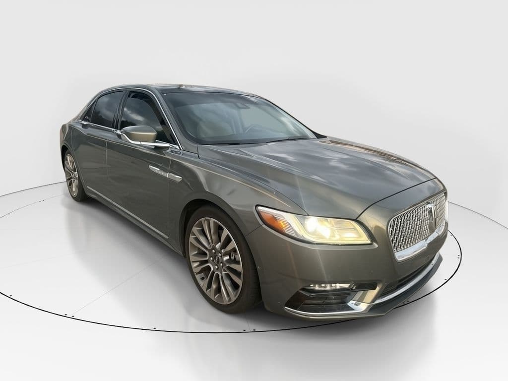 2017 Lincoln Continental Reserve — photo 1 of 2