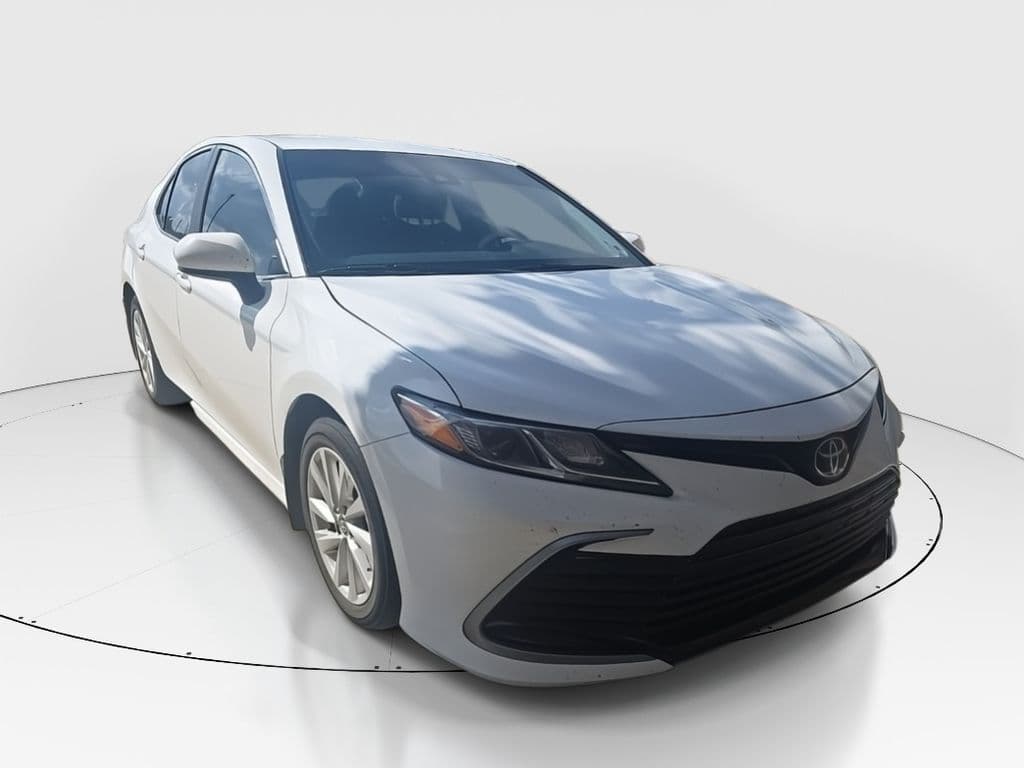 2024 Toyota Camry LE — photo 1 of 2