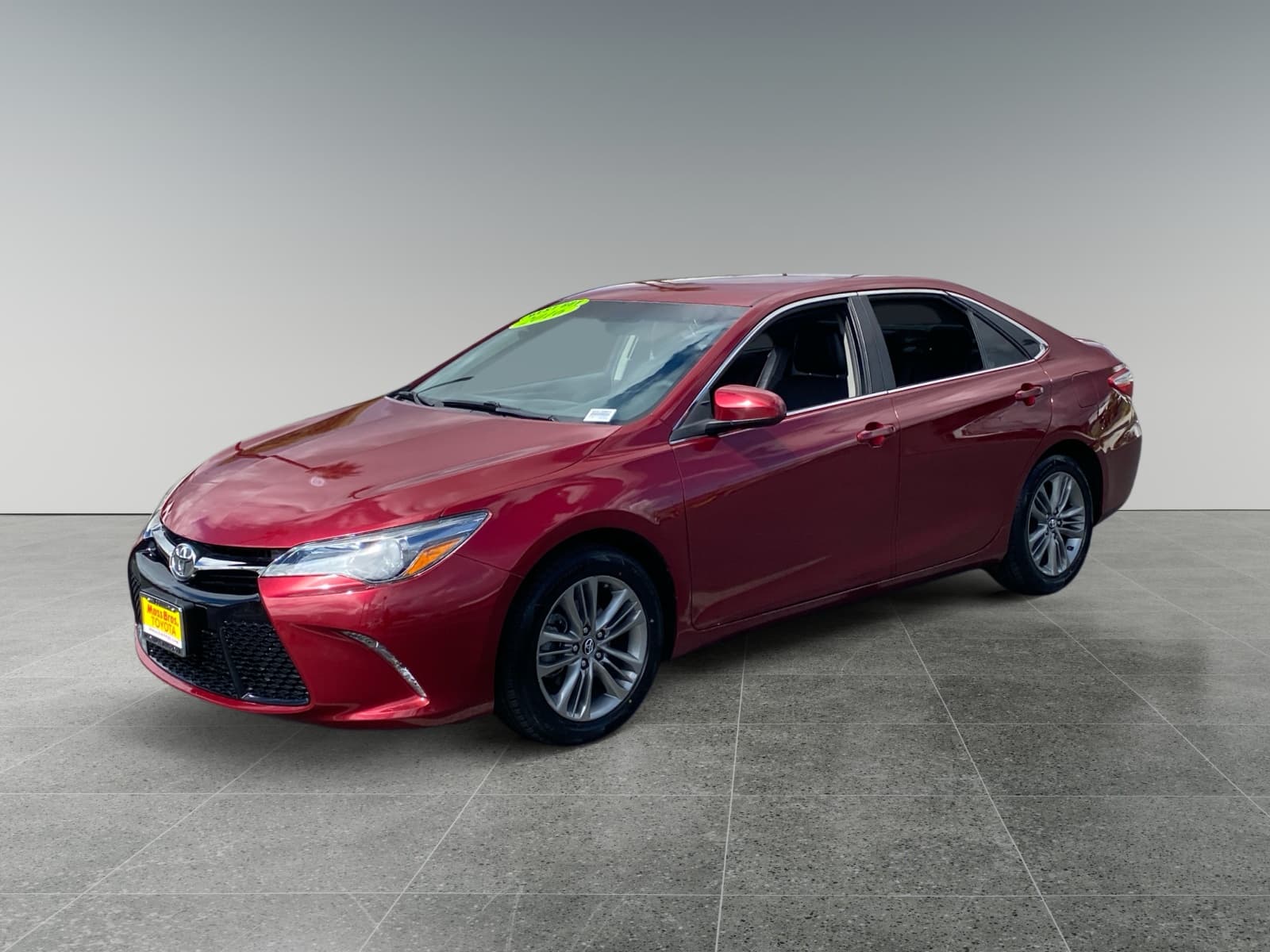 2016 Toyota Camry SE — photo 1 of 15