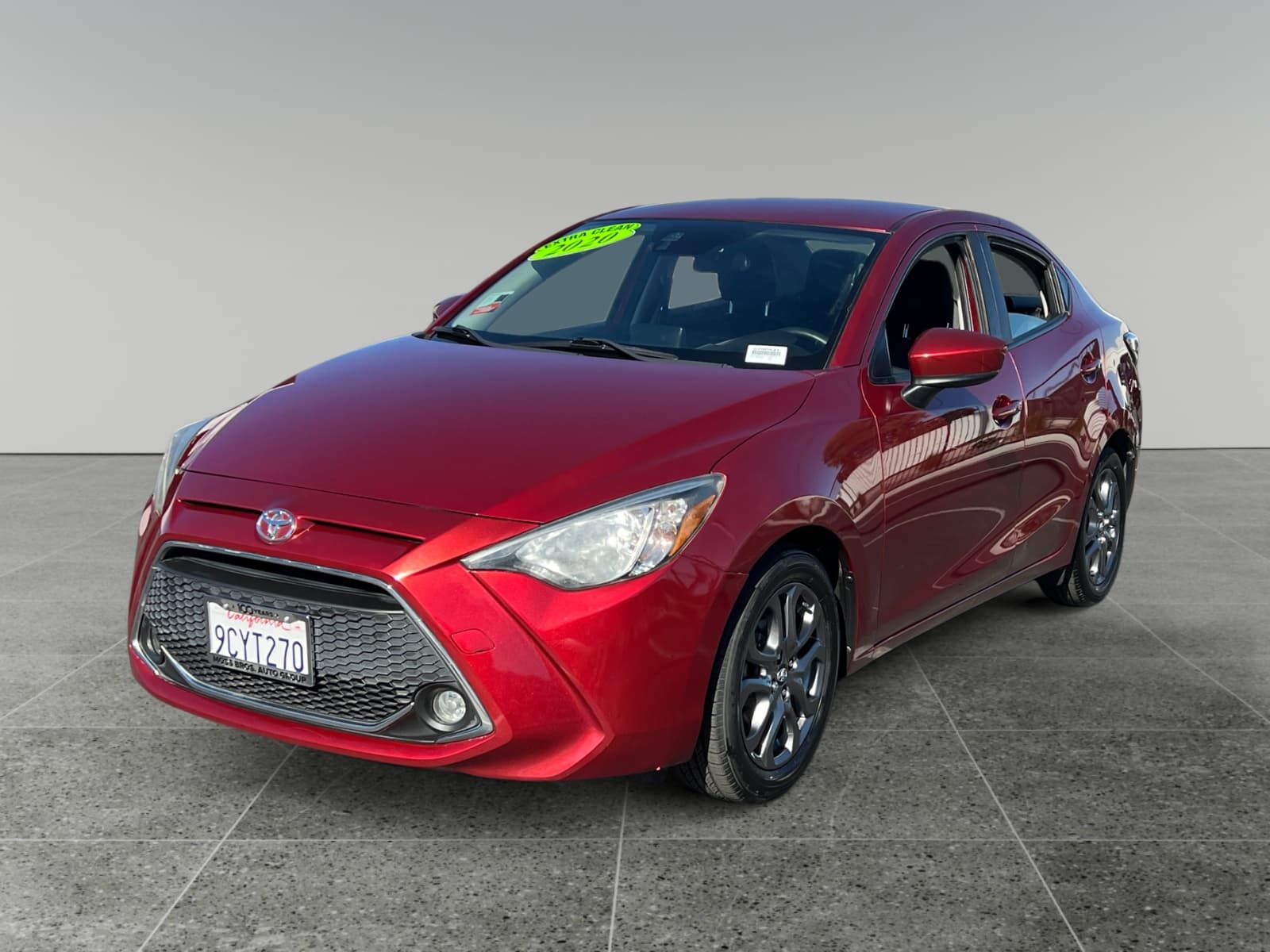 2020 Toyota Yaris Sedan L — photo 1 of 15