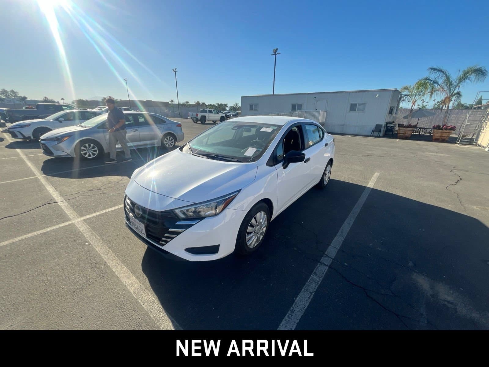 2025 Nissan Versa S — photo 1 of 10