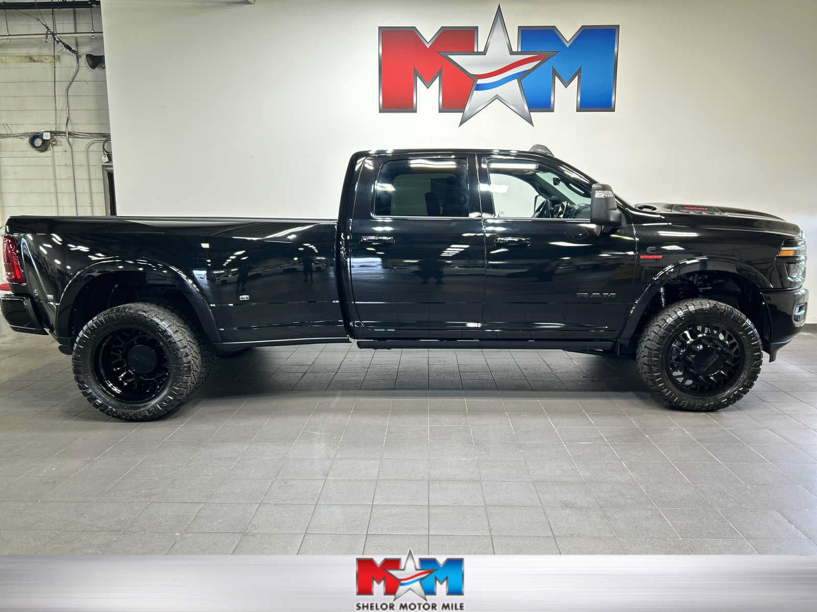 2025 RAM 3500 Limited — photo 1 of 30