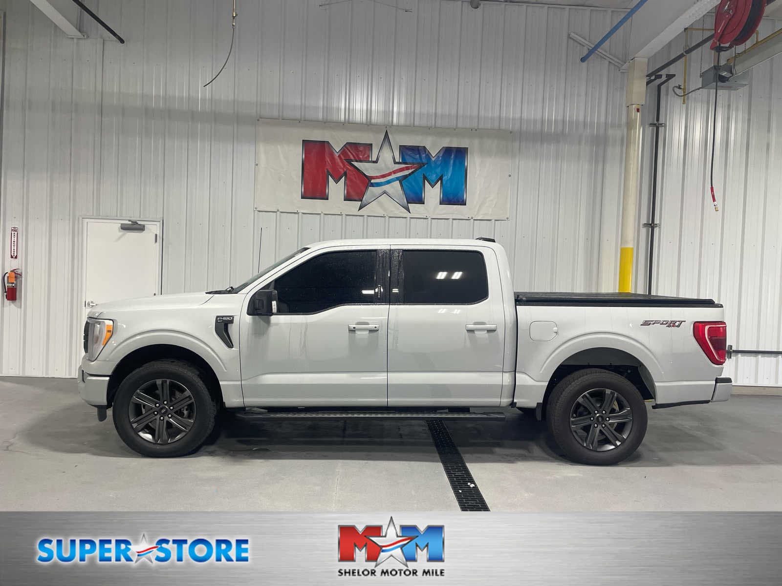 2023 Ford F-150 XLT — photo 1 of 8