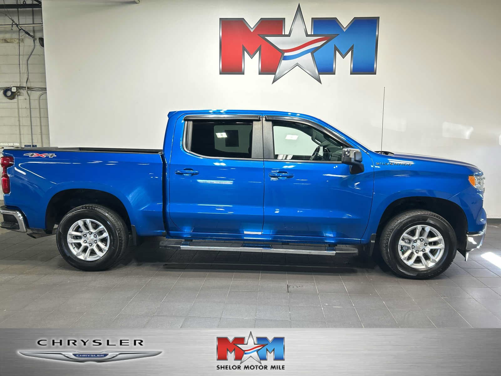 2022 Chevrolet Silverado 1500 LT — photo 1 of 30