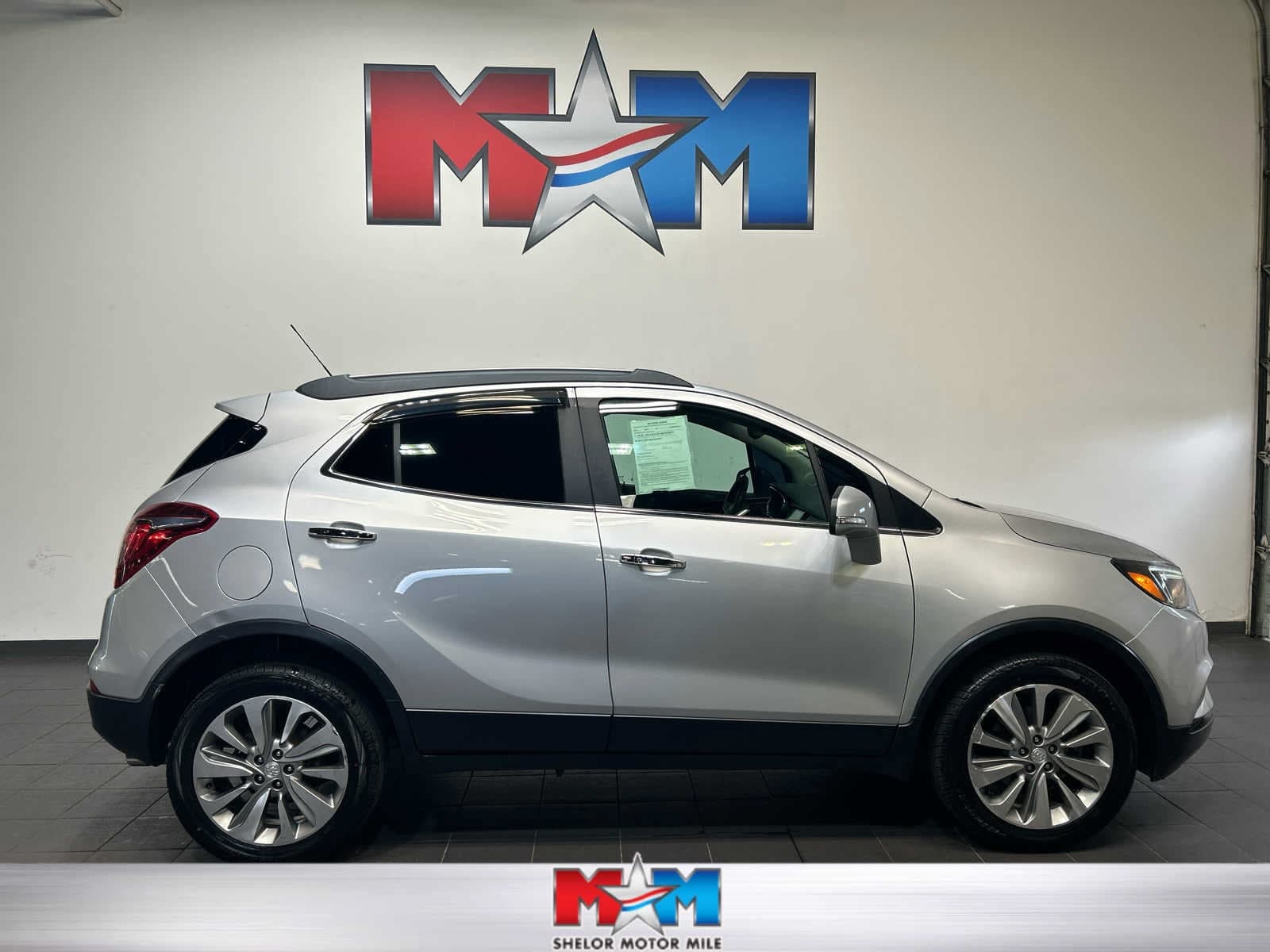 2017 Buick Encore Preferred — photo 1 of 10