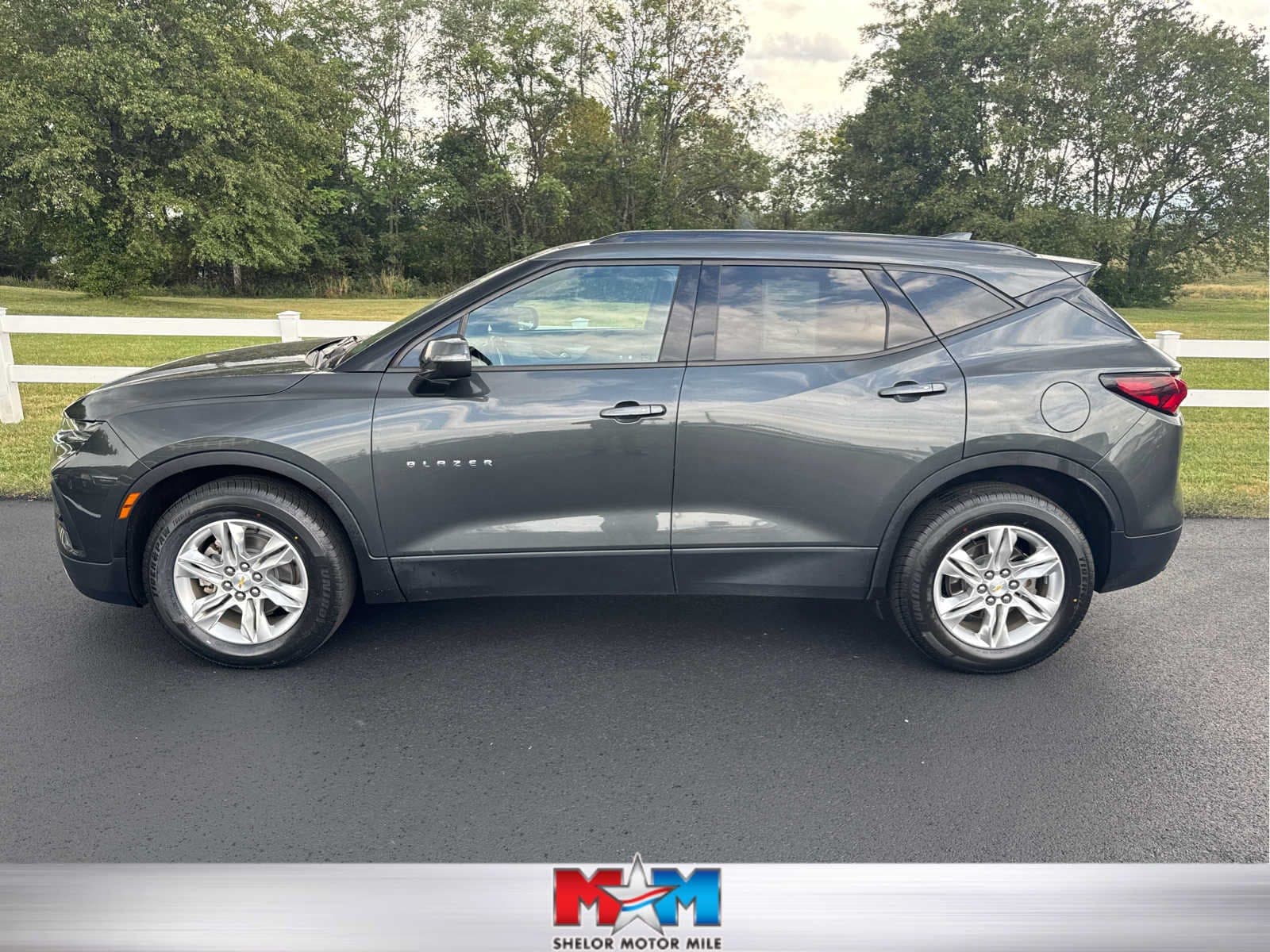 2019 Chevrolet Blazer Base — photo 1 of 12