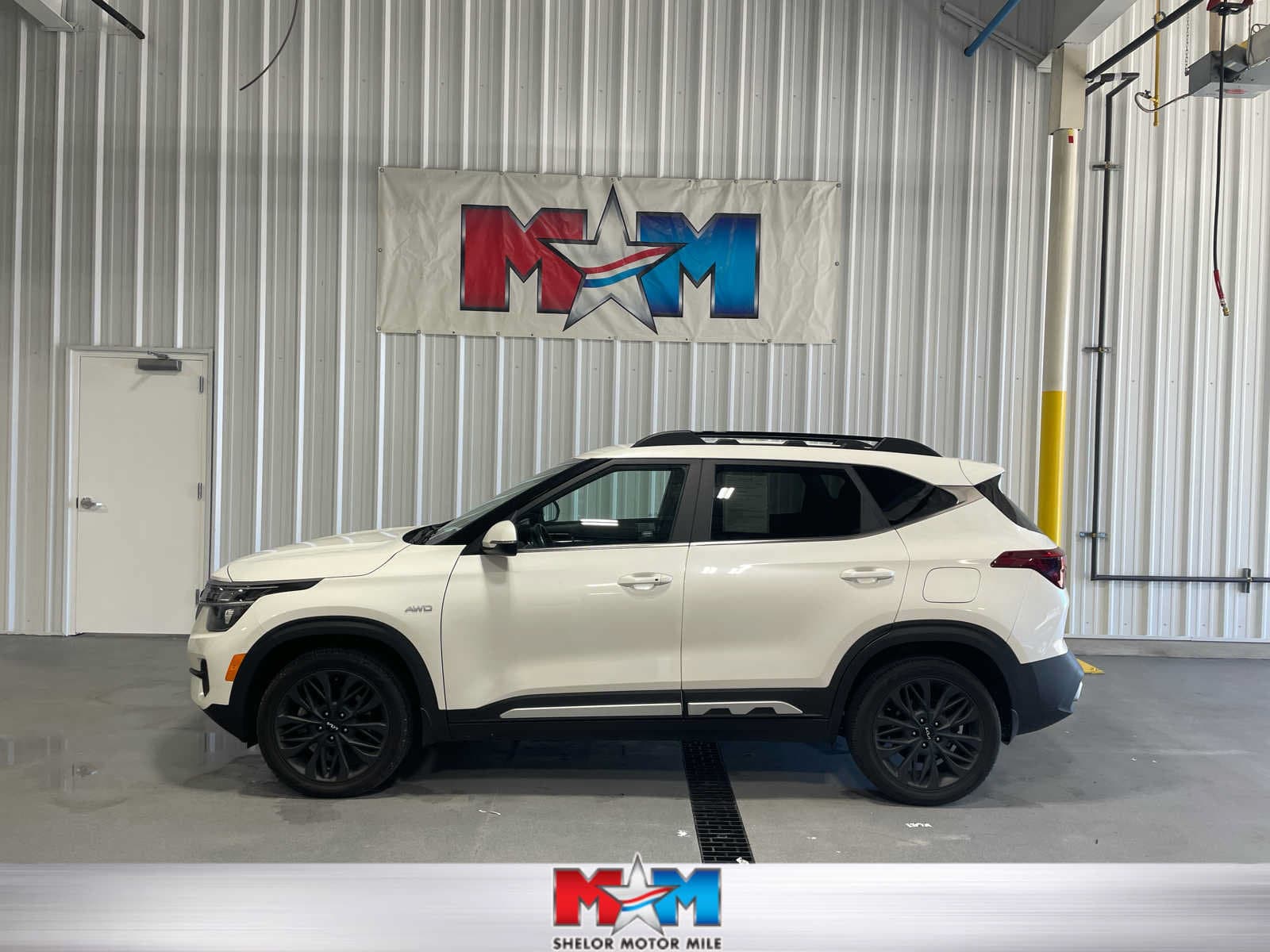 2023 Kia Seltos Nightfall — photo 1 of 8