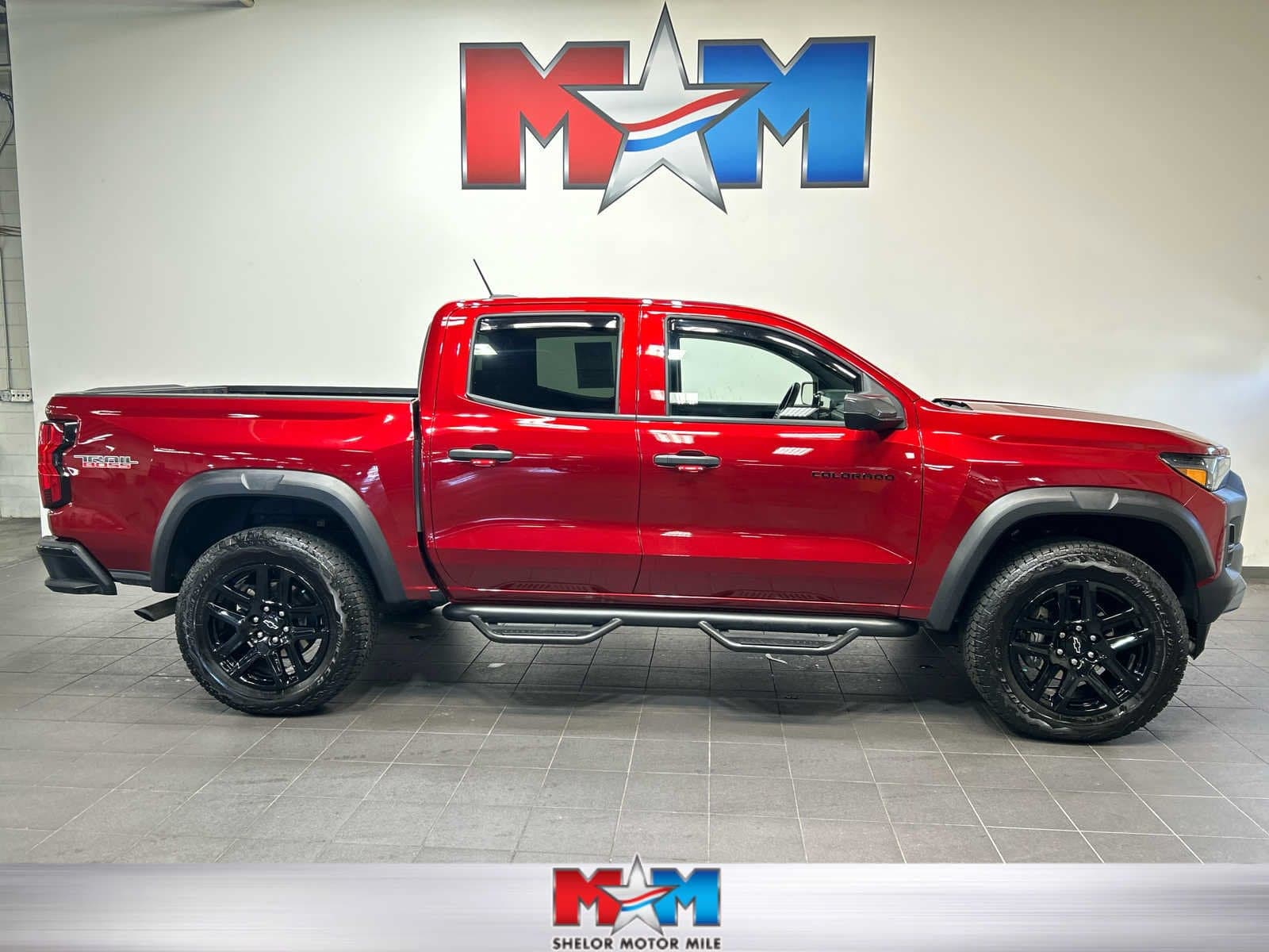 2025 Chevrolet Colorado 4WD Trail Boss — photo 1 of 10