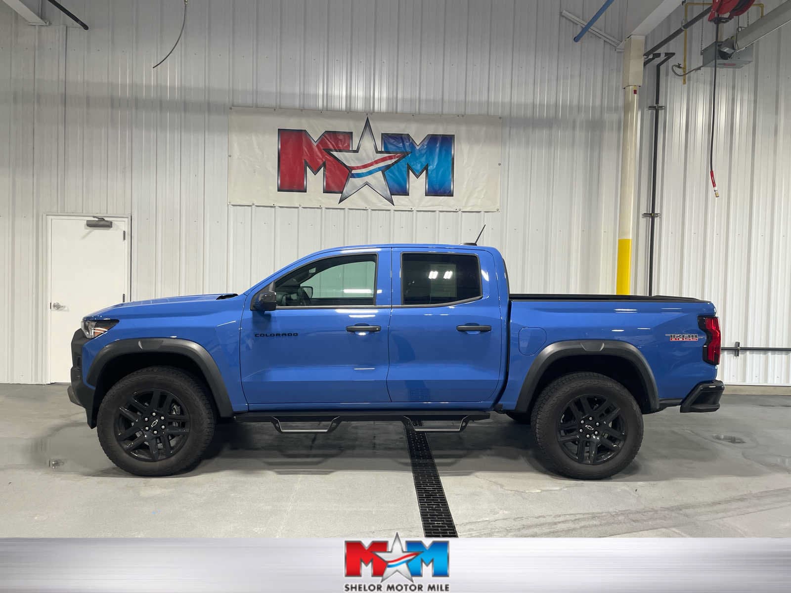 2025 Chevrolet Colorado 4WD Trail Boss — photo 1 of 8