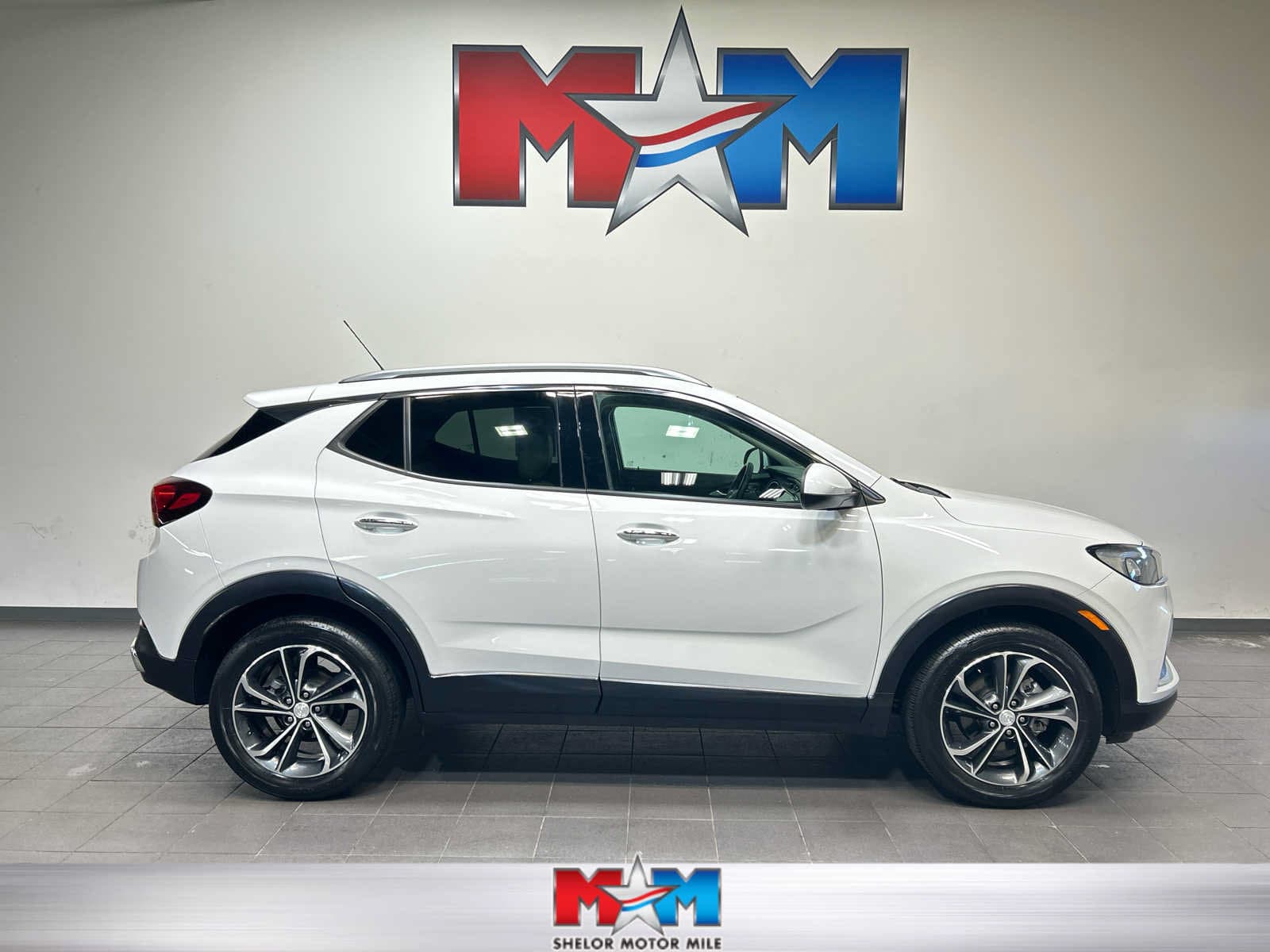 2021 Buick Encore GX Essence — photo 1 of 30