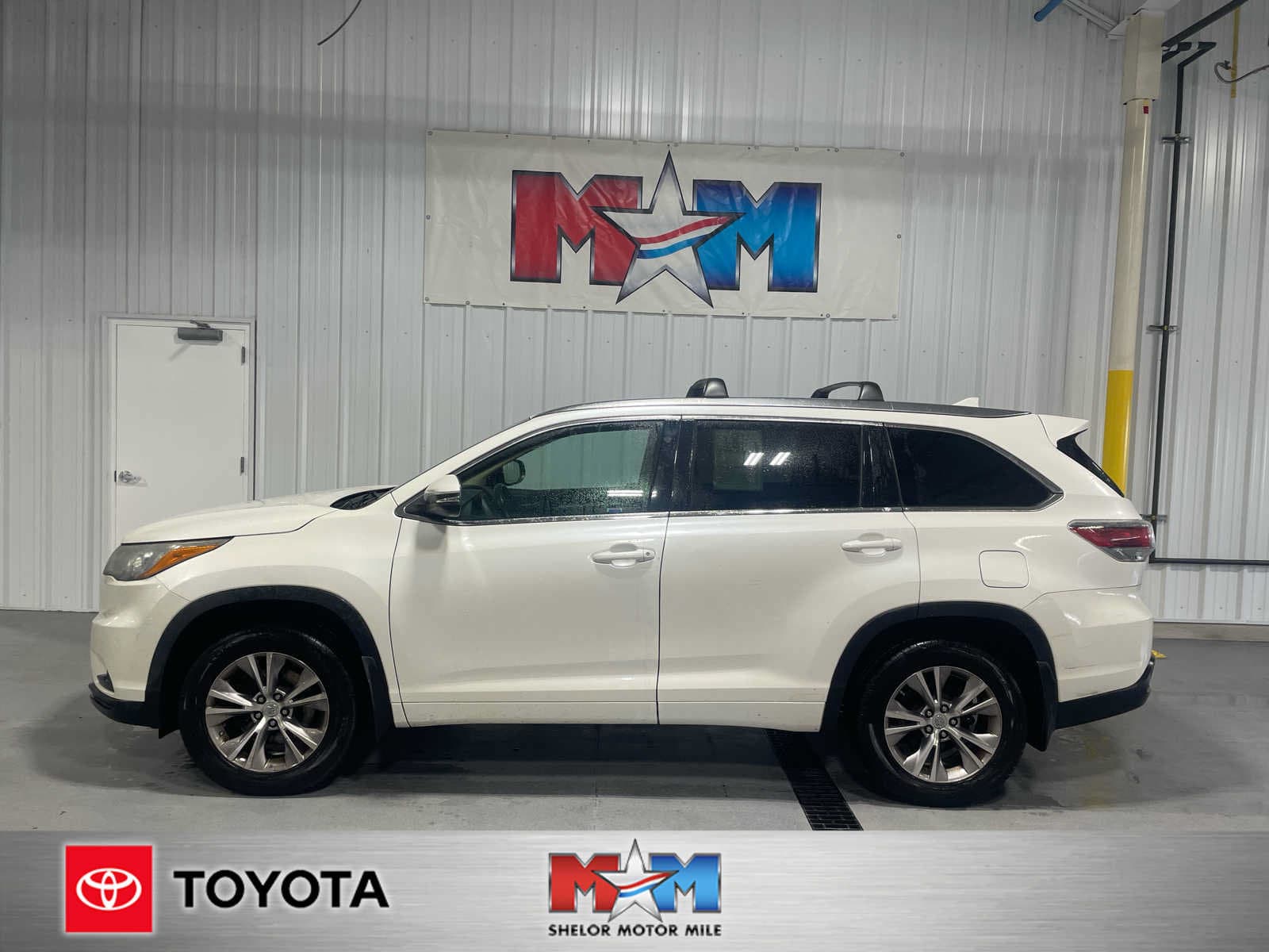 2015 Toyota Highlander XLE — photo 1 of 6